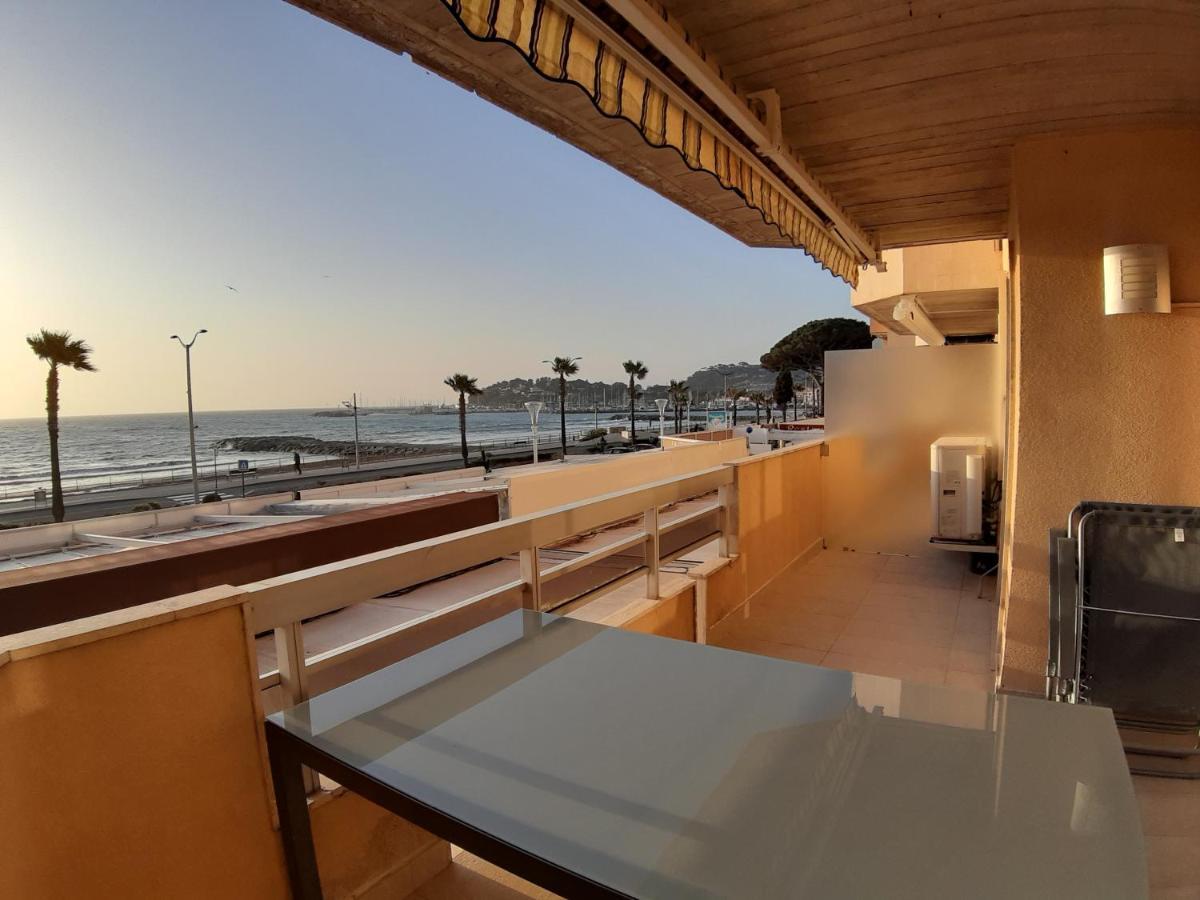 Appartement Cavalaire Face A La Mer Exteriör bild