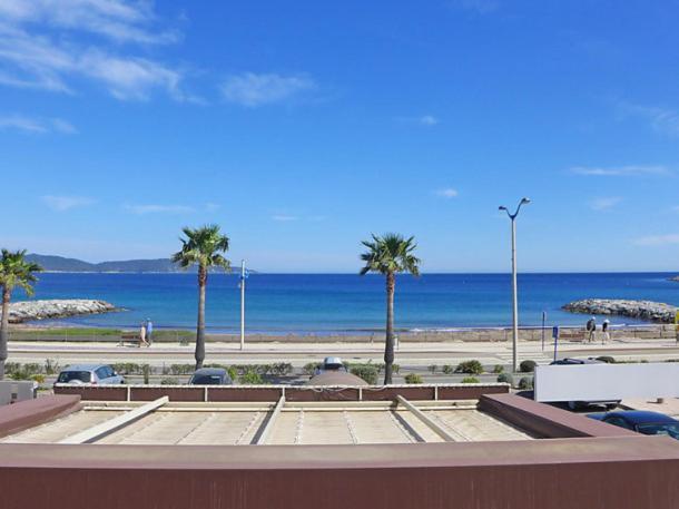 Appartement Cavalaire Face A La Mer Exteriör bild