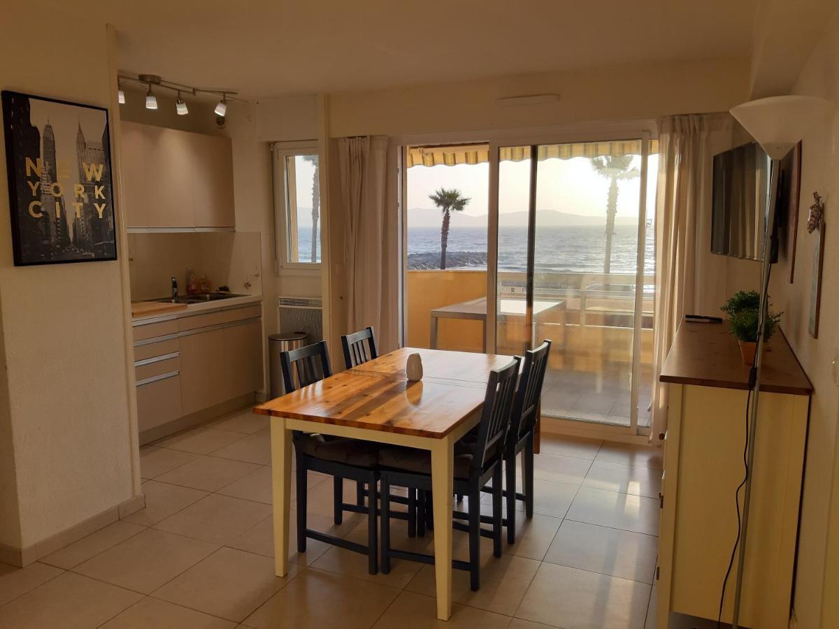 Appartement Cavalaire Face A La Mer Exteriör bild
